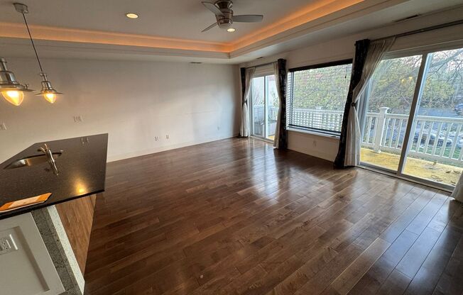 2-Bed 2.5-bath Condo in Poplar