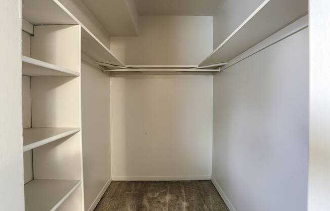 Apartments in Harrisburg | Twin Lakes Apartments | a walk in closet