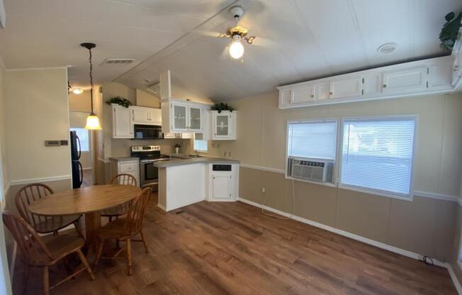 1 bed, 1 bath, 403 sqft, $1,300, Unit LOT 2619