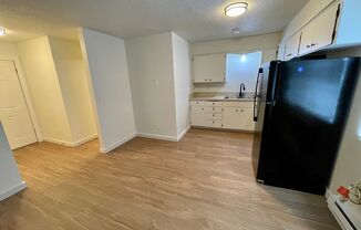 1 bed, 1 bath, 700 sqft, $925, Unit 15