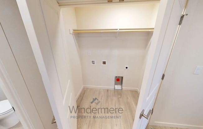 3 beds, 2.5 baths, 1,268 sqft, $1,995, Unit 384 Arissa