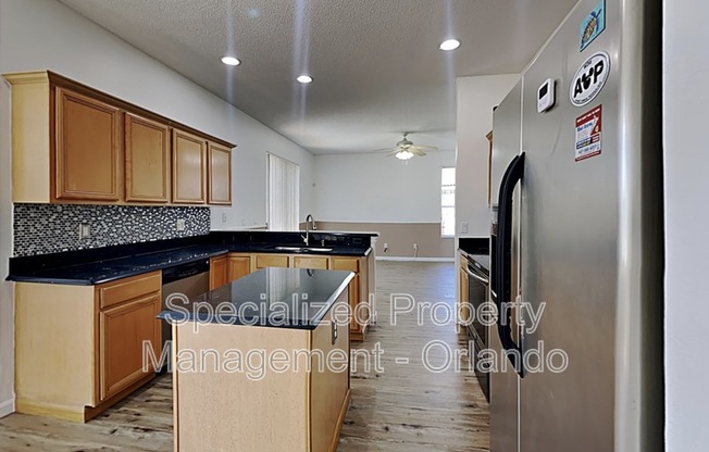 728 HARDWOOD CIR