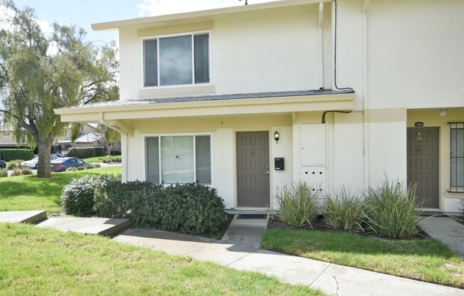 Bright Updated 2 Bedroom 1.5 Bath North San Jose Condo