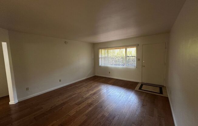 2 beds, 1 bath, $2,250, Unit 6