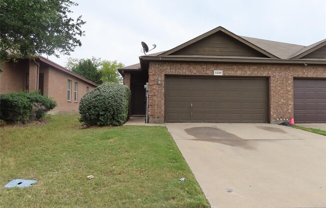 1220 REDMAN AVE
