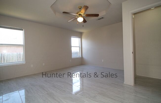 4 beds, 2 baths, $1,375