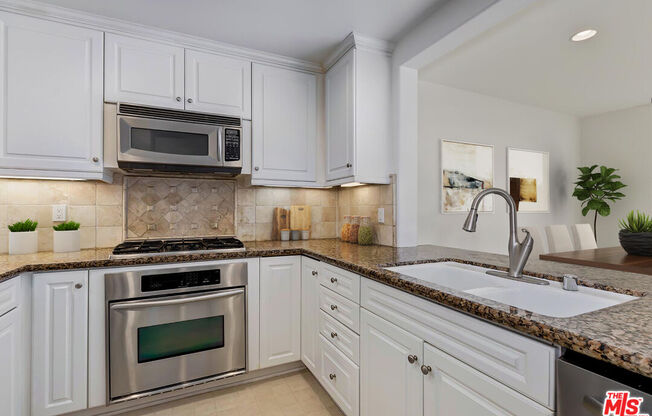 2 beds, 2 baths, 1,300 sqft, $4,800, Unit 217