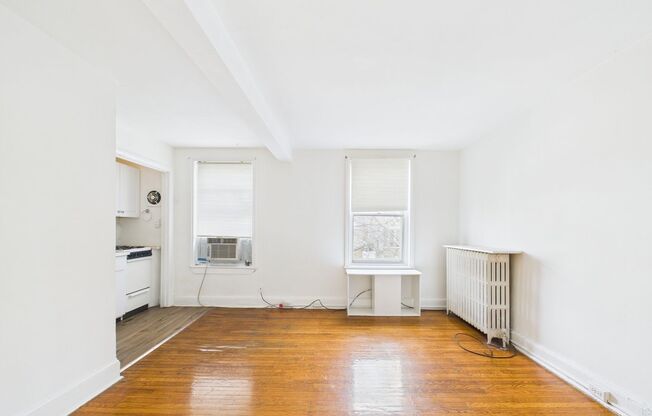 2211-13-15 Spruce Street
