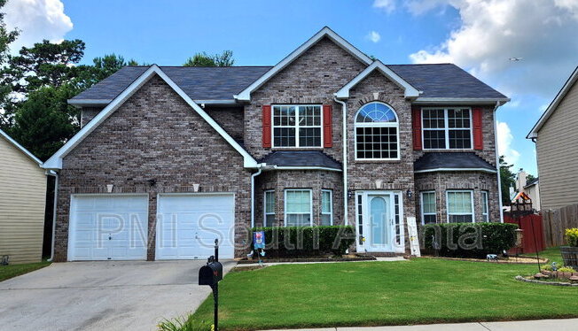 310 BUCKINGHAM LN