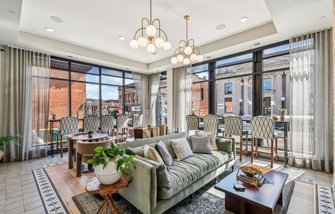 1 bed, 1 bath, 734 sqft, $2,595, Unit 318