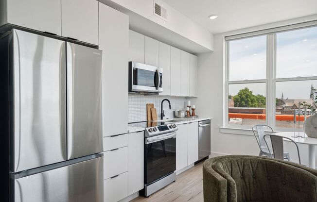2 beds, 2 baths, 1,000 sqft, $1,795, Unit 203