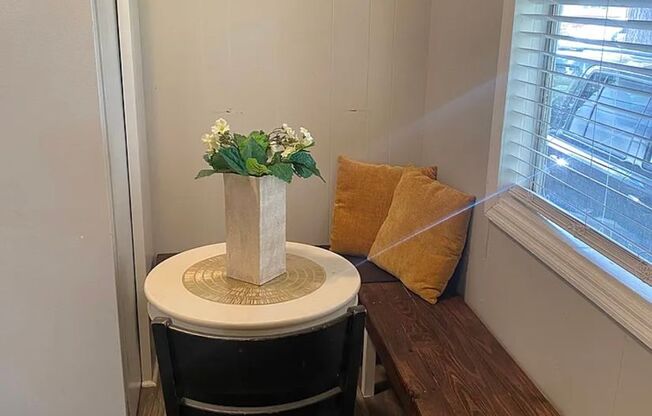 Charming & Move In Ready 3-Bedroom Home - Available April 15th!