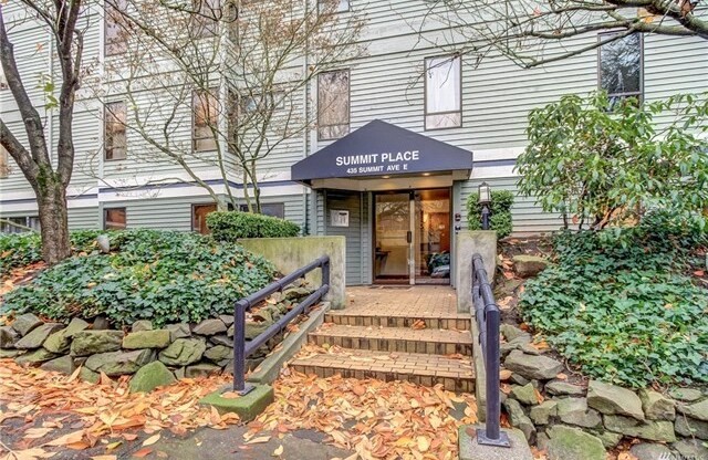 Remodeled 2 Bed 1.75 Bath Condo in Capitol Hill