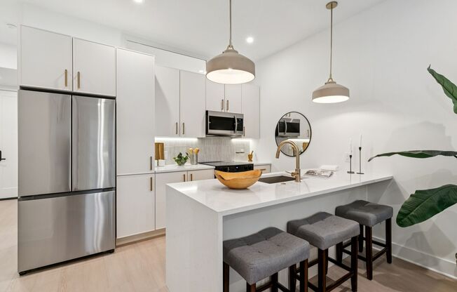 2 beds, 1 bath, 800 sqft, $1,872, Unit 315