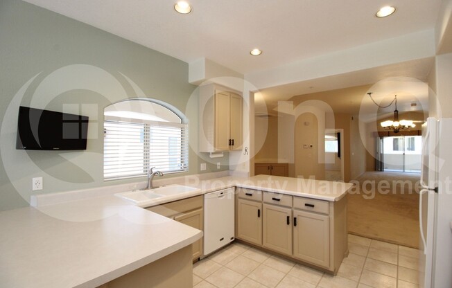 8653 E ROYAL PALM Road