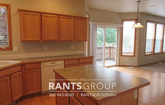 Spacious 4 bedroom, 2.5 home available on Tumwater Hill!