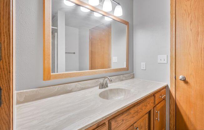 1 bed, 1 bath, 800 sqft, $1,199, Unit 3835 - 6