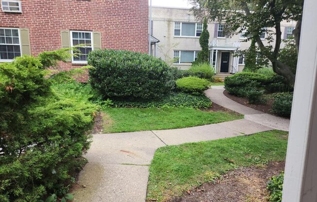 2 beds, 1 bath, 897 sqft, $2,335, Unit A-17