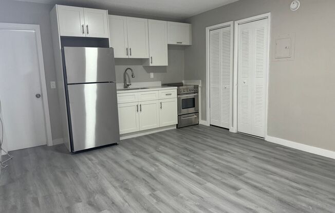 !!NEWLY RENOVATED!! Beautifully Remodeled Studio apartment in Poinciana Park Neighborhood of Fort Lauderdale