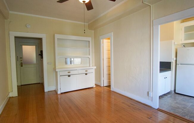Studio, 1 bath, $995, Unit 56