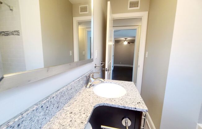 1 bed, 1 bath, 611 sqft, $1,200, Unit 1311-301