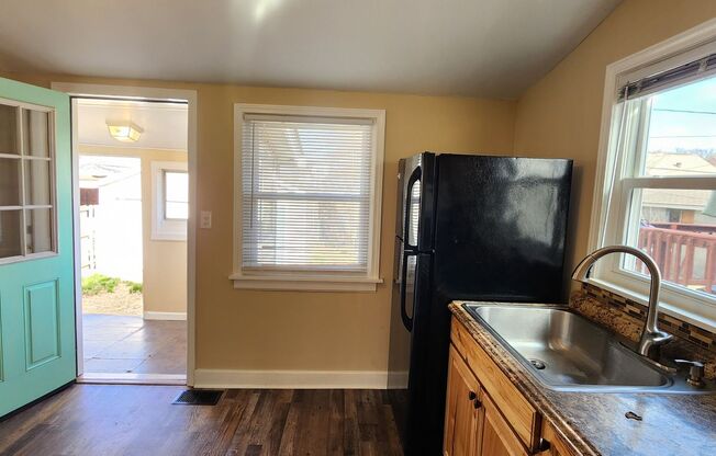 3 beds, 1 bath, $1,450