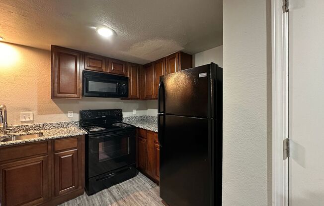 1 bed, 1 bath, 640 sqft, $795, Unit Building 2 Unit #16