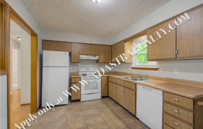 3 beds, 2 baths, $1,750