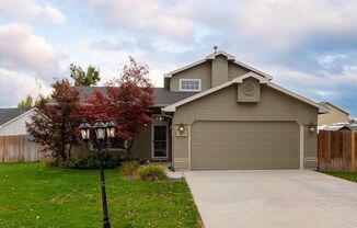 Welcome to this charming 3 bedroom, 2 bathroom home located in Nampa, ID.