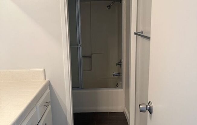 2 beds, 2 baths, $1,750, Unit 817-36