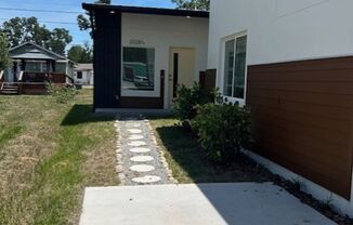 *NEW Build! Centrally located 1/1.