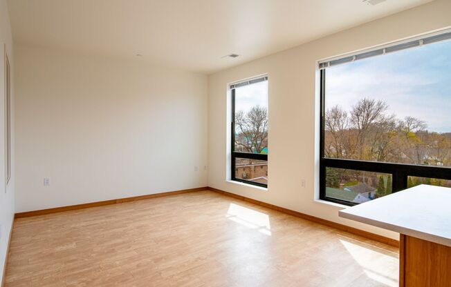 1 bed, 1 bath, 648 sqft, $1,090, Unit A212