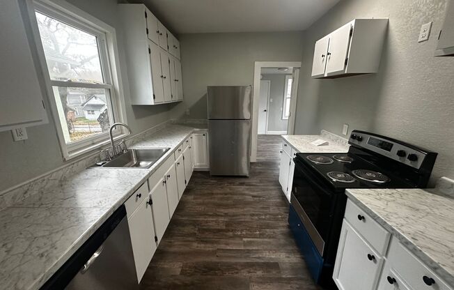 3 beds, 1 bath, $1,300