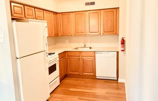 810 N FORKLANDING RD