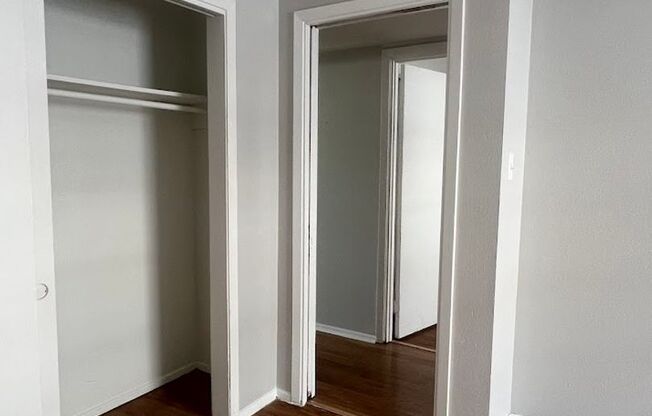 2 beds, 1 bath, 750 sqft, $1,000, Unit K708 - 307 - 109