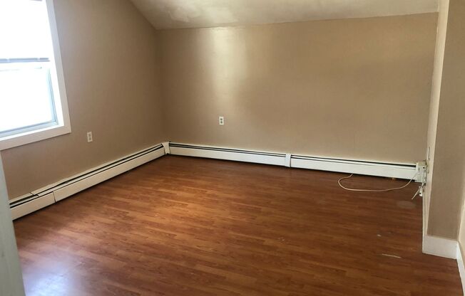 2 beds, 1 bath, $1,375, Unit Unit 5-BLDG 4 Baldwin