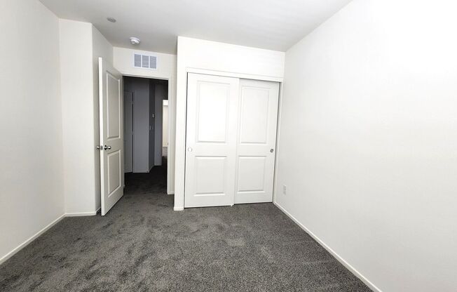 Modern 3-Bedroom, 3-Bathroom Home with Smart Features in Las Vegas