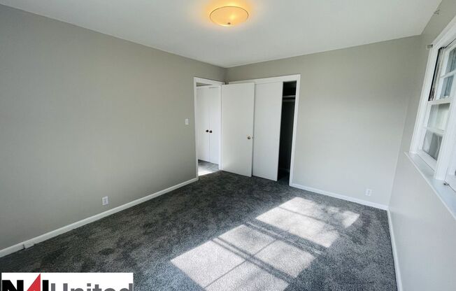 2 beds, 1 bath, $1,100, Unit 2318 Jackson St.