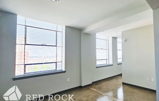 1 bed, 1 bath, 471 sqft, $950, Unit 712