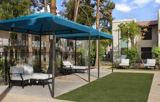 Tempe, AZ Apartments – Sono Tempe – sundeck near pool with shaded areas and seating