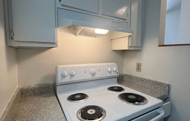 2 beds, 2 baths, 1,000 sqft, $1,225, Unit 808
