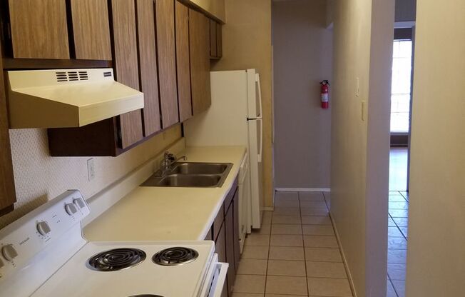 2 beds, 2 baths, 999 sqft, $1,000, Unit A