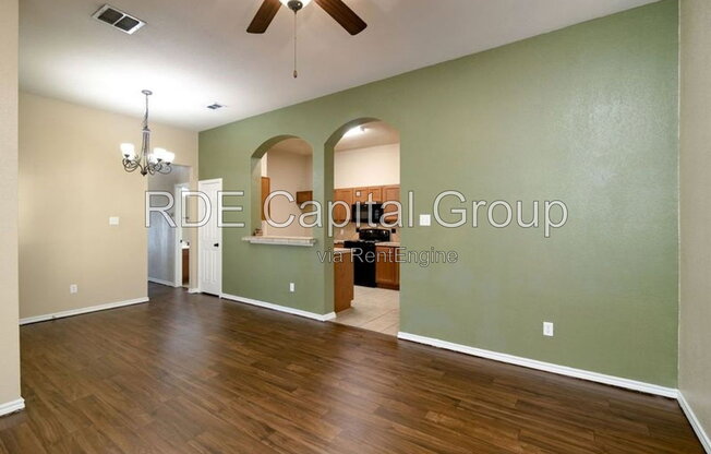 1301 RAVENWOOD DR