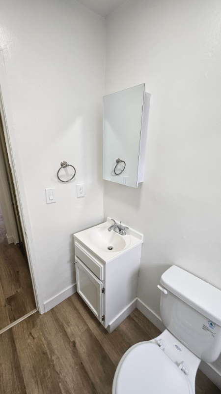 Studio, 1 bath, 330 sqft, $1,595