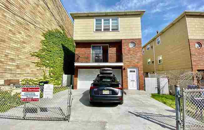 230 WEBSTER AVE