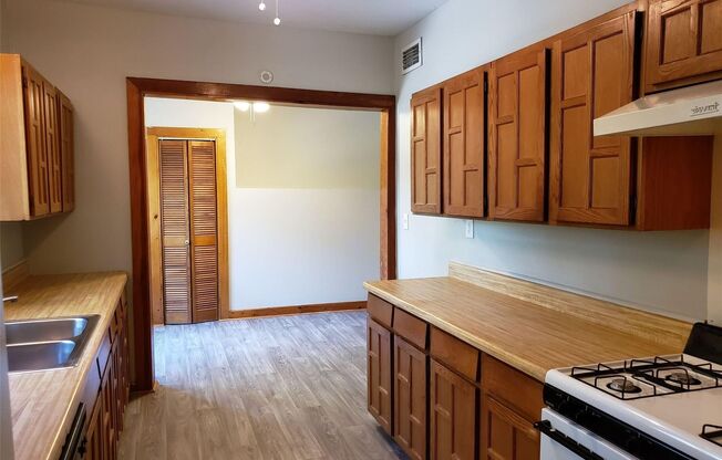 2 Bedroom, 1 Bath Apartment in Munger Place Historic District