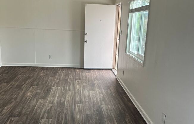 1 bed, 1 bath, $1,695, Unit F