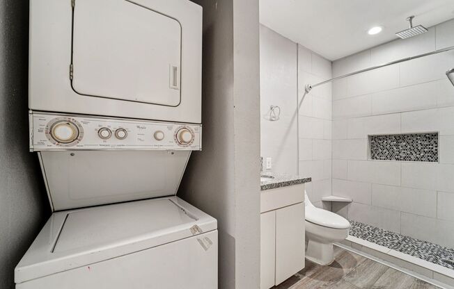 Studio, 1 bath, 500 sqft, $945, Unit 2807 Beauchamp - STUDIO2