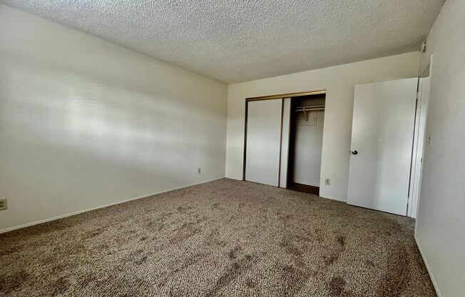 2 beds, 1 bath, $1,950, Unit 10