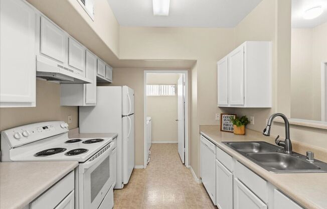 3 beds, 2 baths, $1,550, Unit # 2047